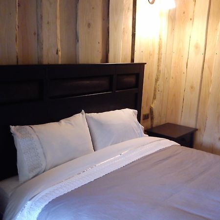 Hostal Los Alamos Neltume Quarto foto