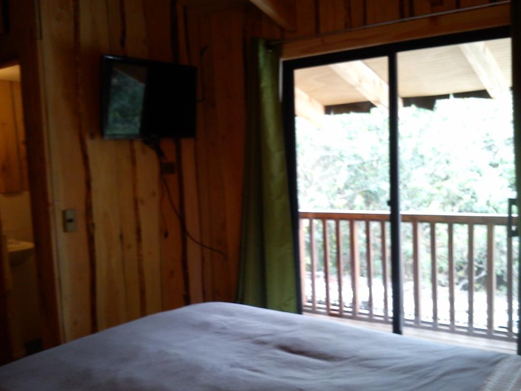 Hostal Los Alamos Neltume Quarto foto